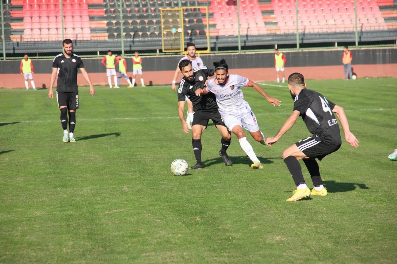 Karaköprüspor grup liderini 2-1 yendi