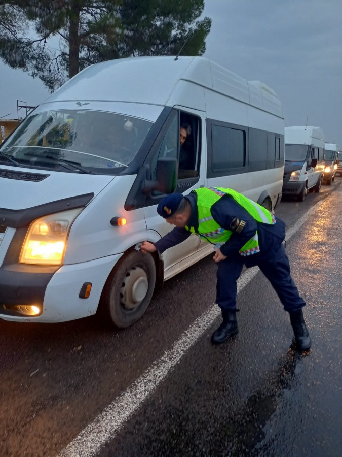 Jandarmadan Viranşehir ve Siverek'te okul servis araçlarında denetim