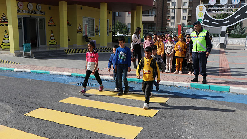 Haliliye çocuk trafik eğitim parkı ile bilinçli nesil yetişiyor