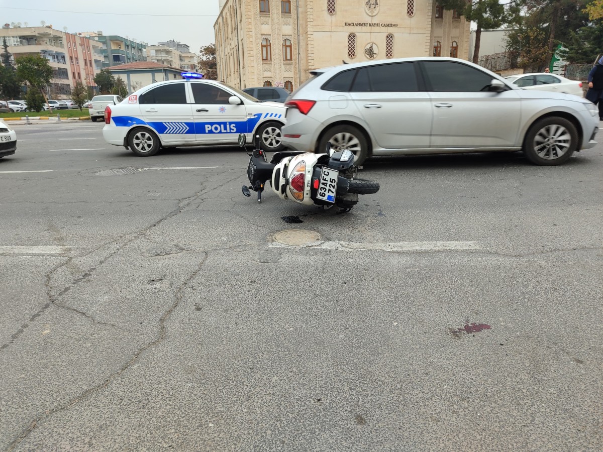 Karaköprü’de motosikletli kazada 2 kişi yaralandı